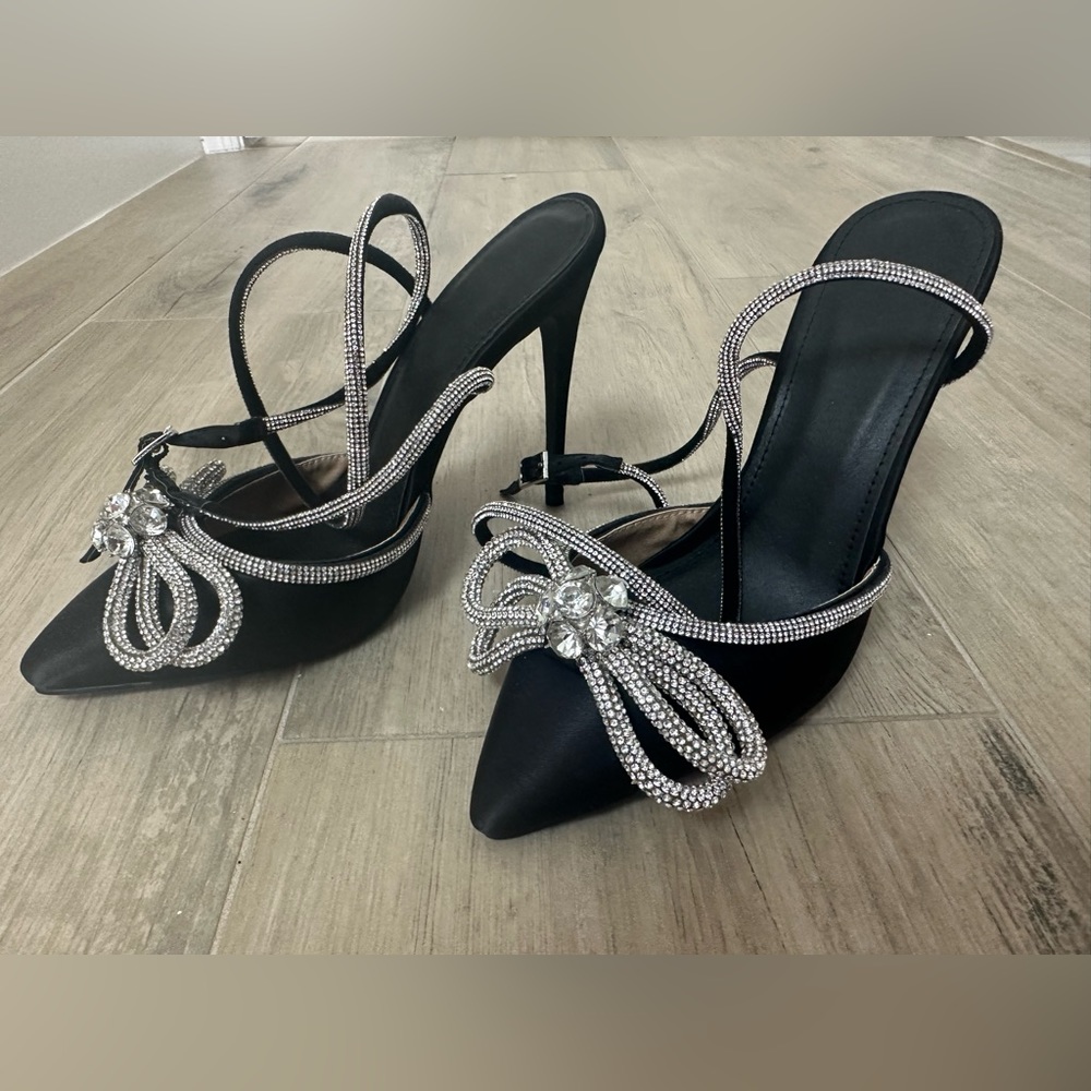 Rhinestone bow tie shoes: